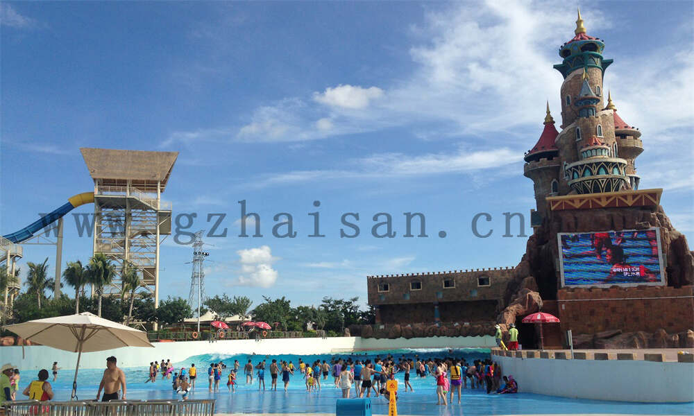 如何设计能够吸引游客回访的水上乐园？