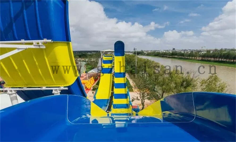 水上乐园管理中如何优化园区的音乐和声音环境？