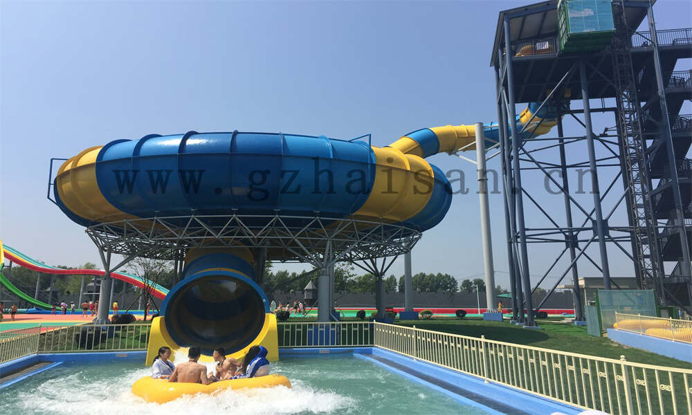 从业水上乐园运营的人员时刻要有安全意识