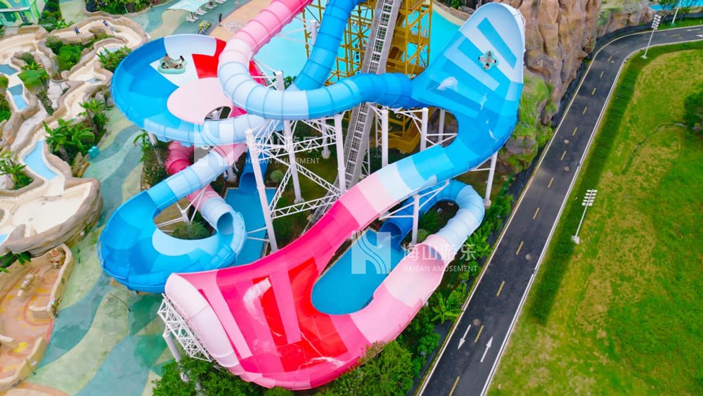 双重风暴，极致竞速——星际盘旋+巨浪翻滚组合引爆水乐园刺激体验